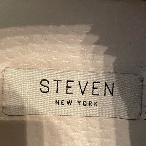 Steven tennis shoes with stars - Picture 4 of 5